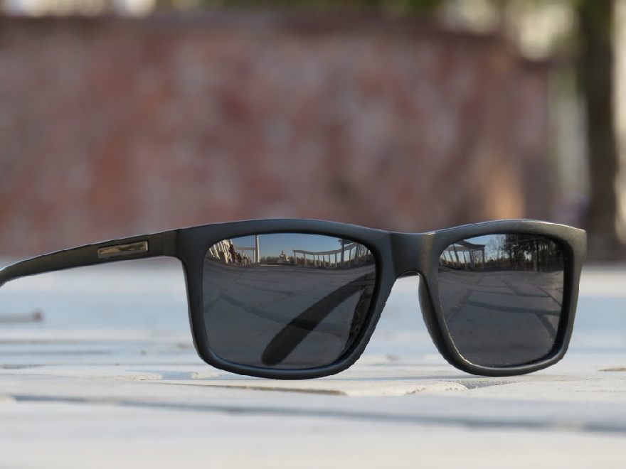 Lunettes de soleil noires